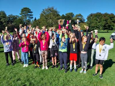 Group of children who finished the Junior Aquathlon 2023