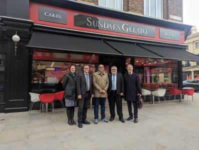 Eleanor Karklas, Councillor Henry Vann, Mohammad Yasin MP, Mayor Dave Hodgson and Tony Calladine outside Sundae's Gelato on Bedford High Street